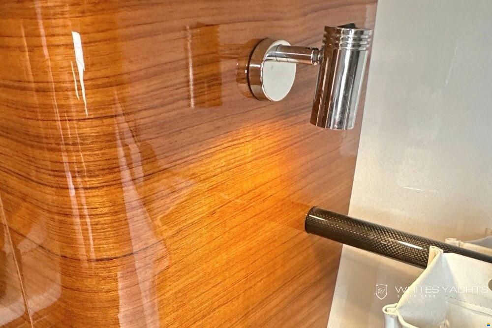 Essence Yachts 33