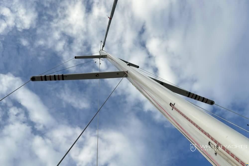 Essence Yachts 33