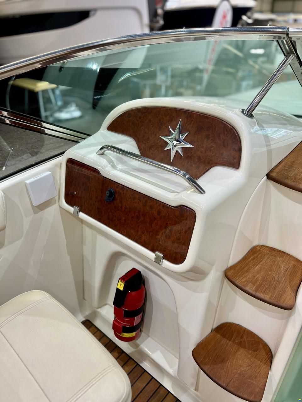 Jeanneau Runabout 755