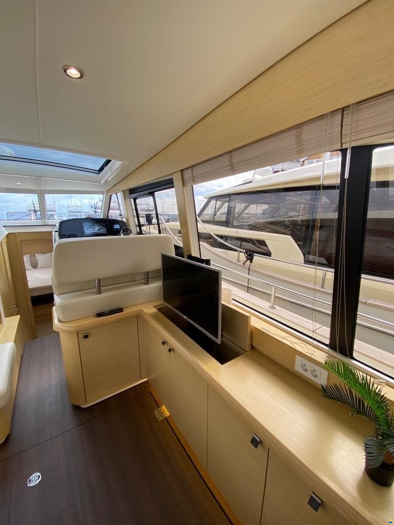 Greenline 40 Solar