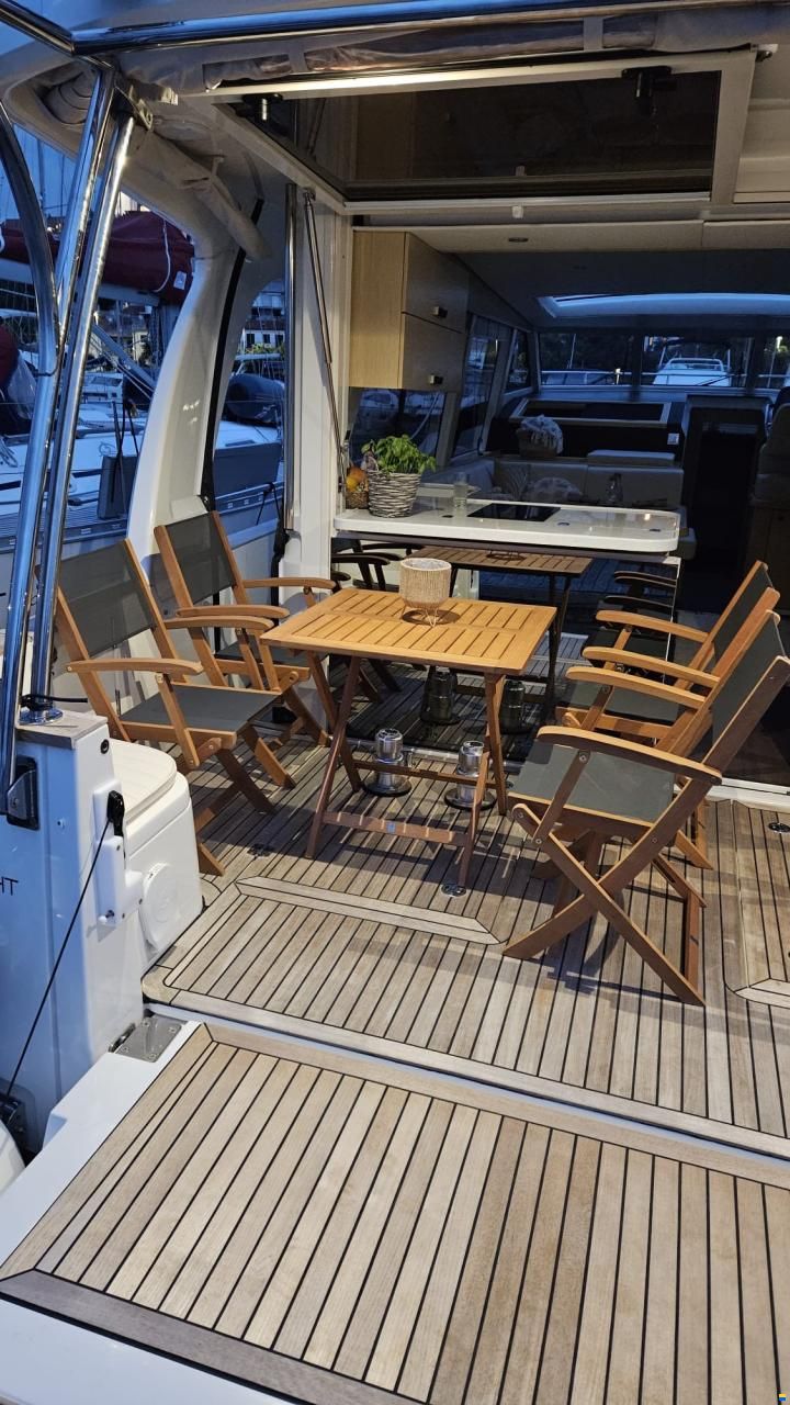 Greenline 40 Solar