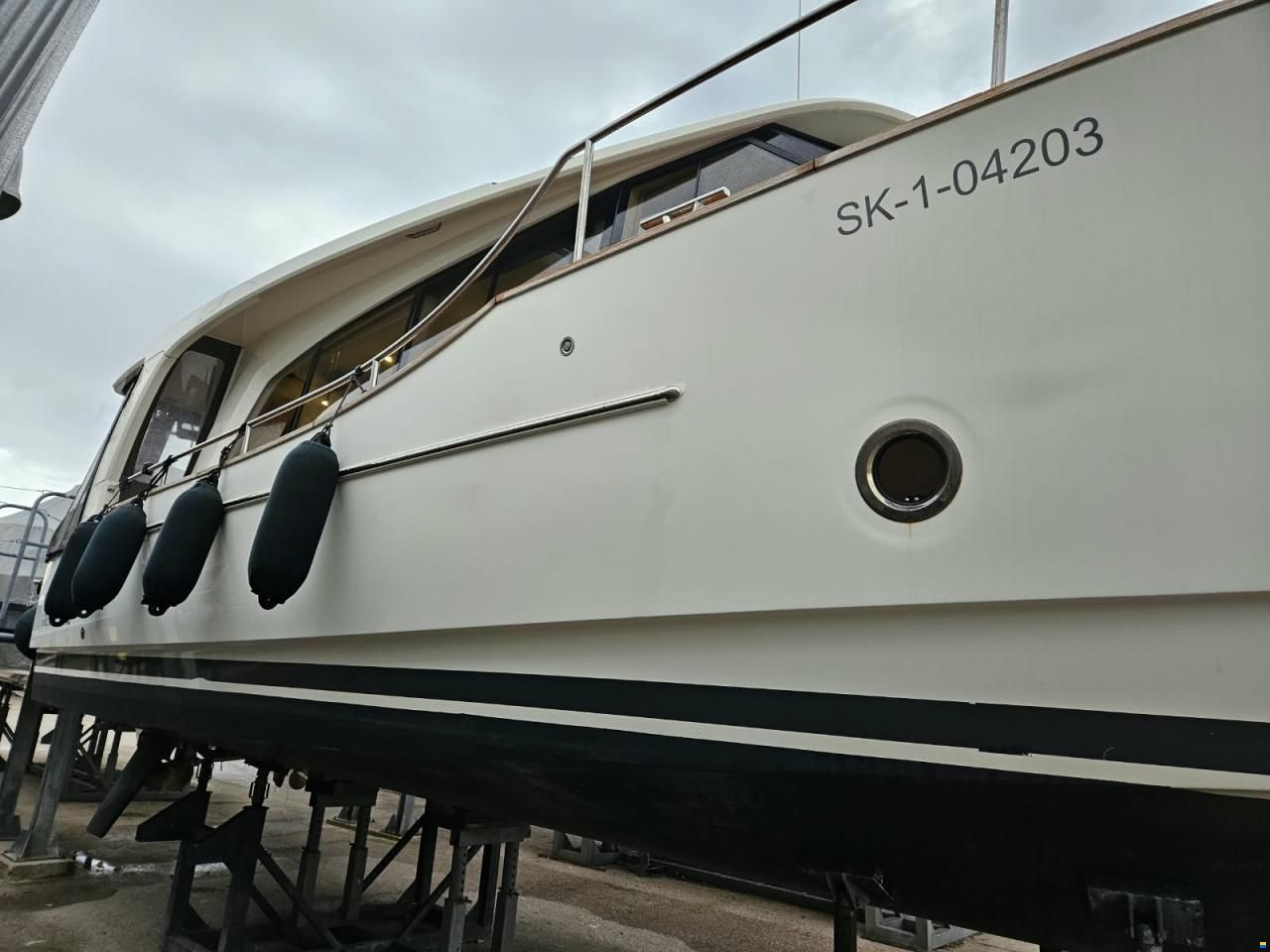 Greenline 40 Solar