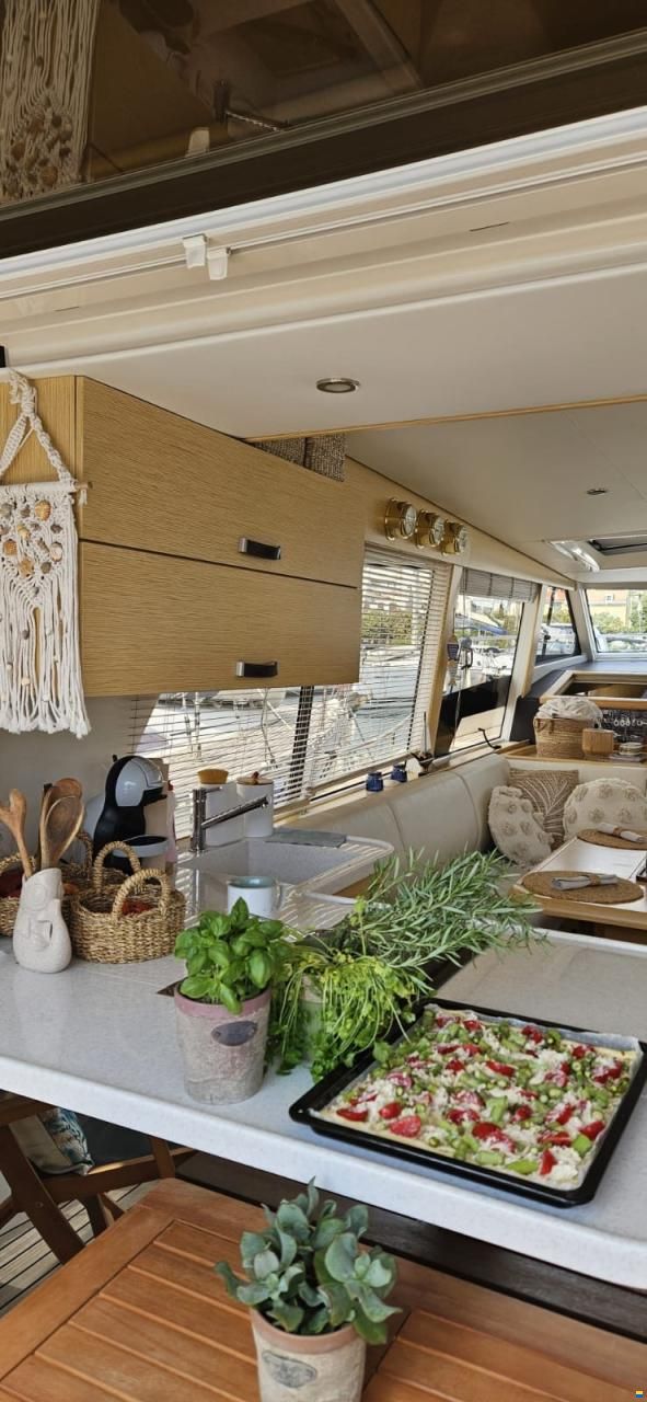 Greenline 40 Solar