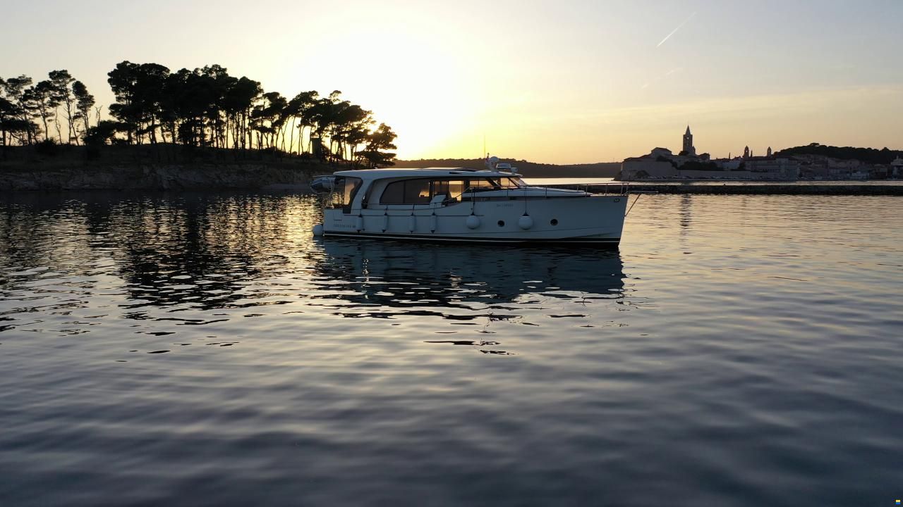 Greenline 40 Solar