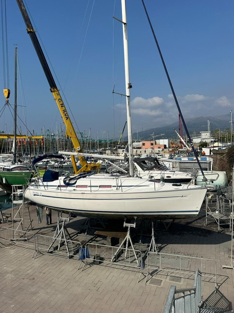 Bavaria 32