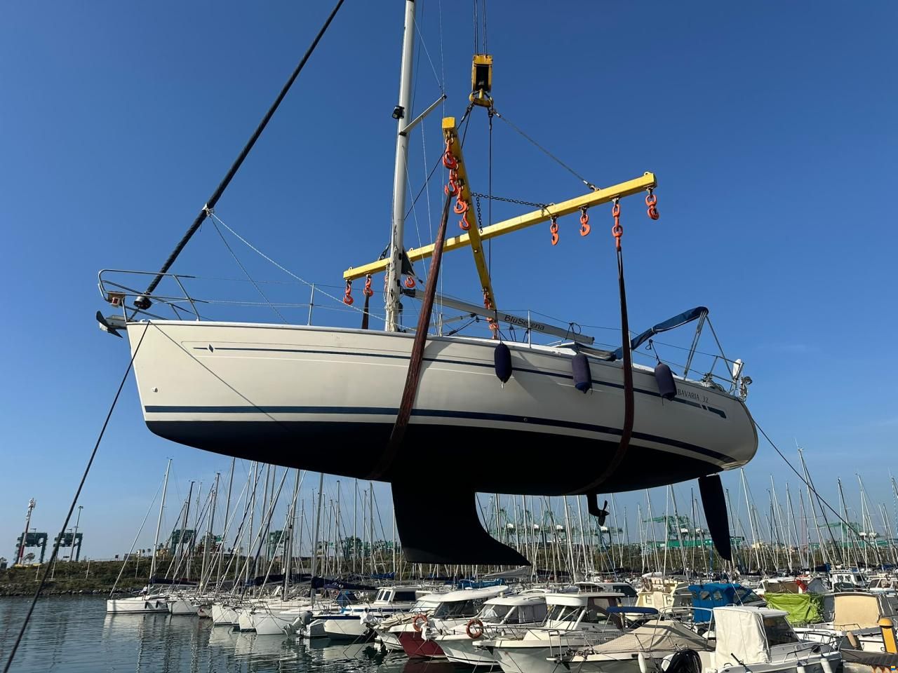 Bavaria 32