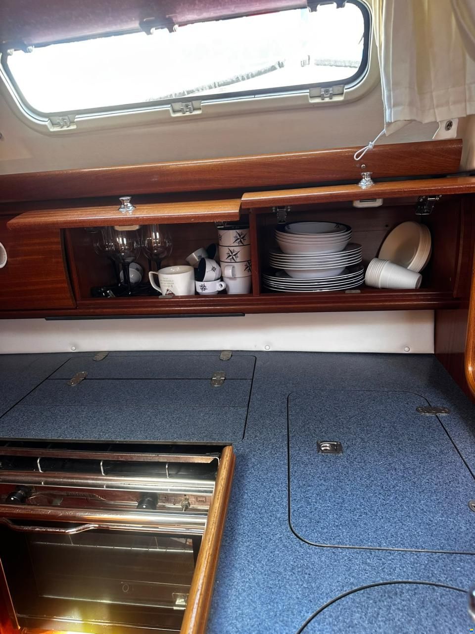Bavaria 32