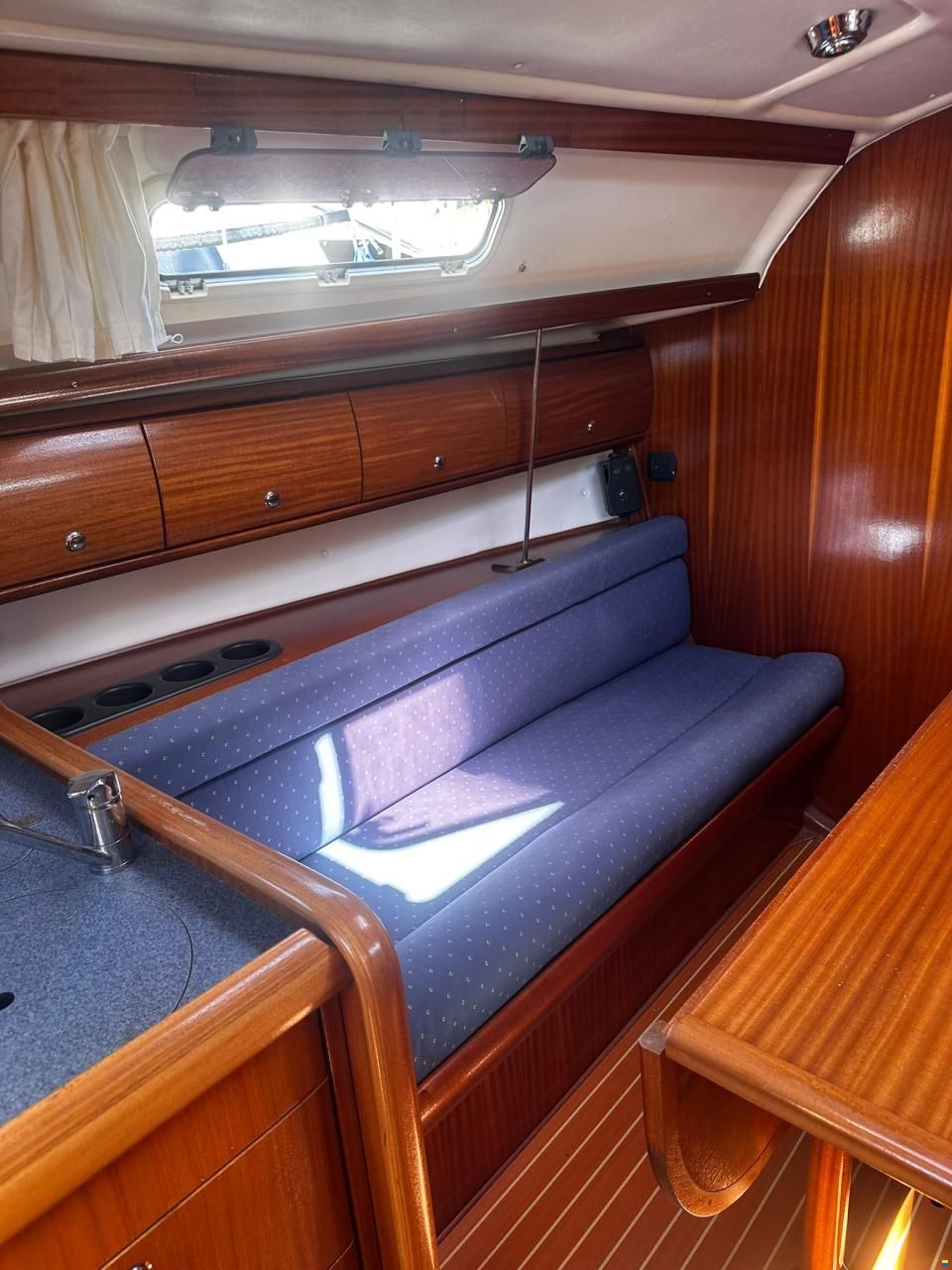 Bavaria 32
