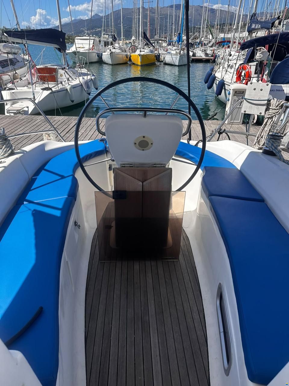 Bavaria 32