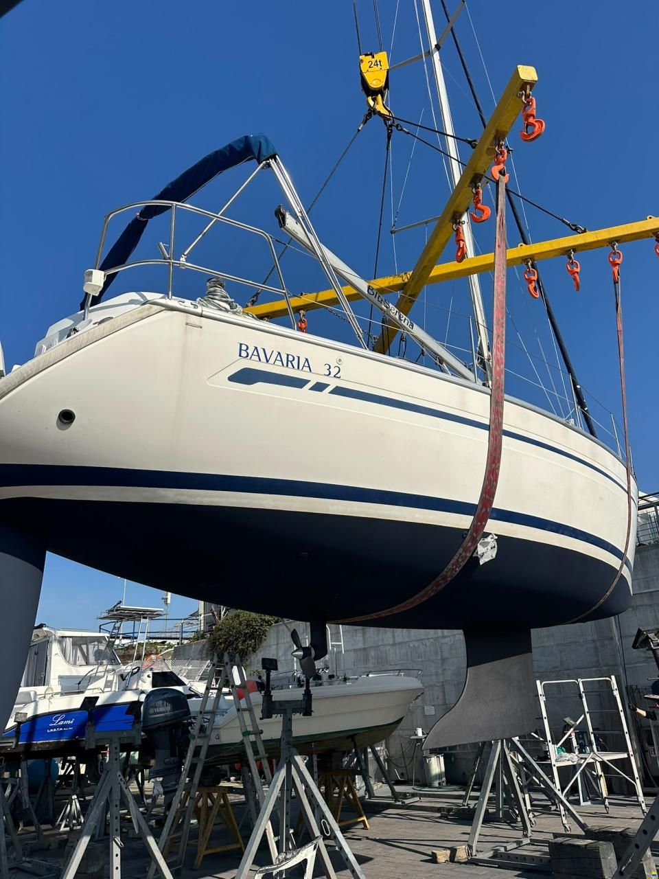 Bavaria 32