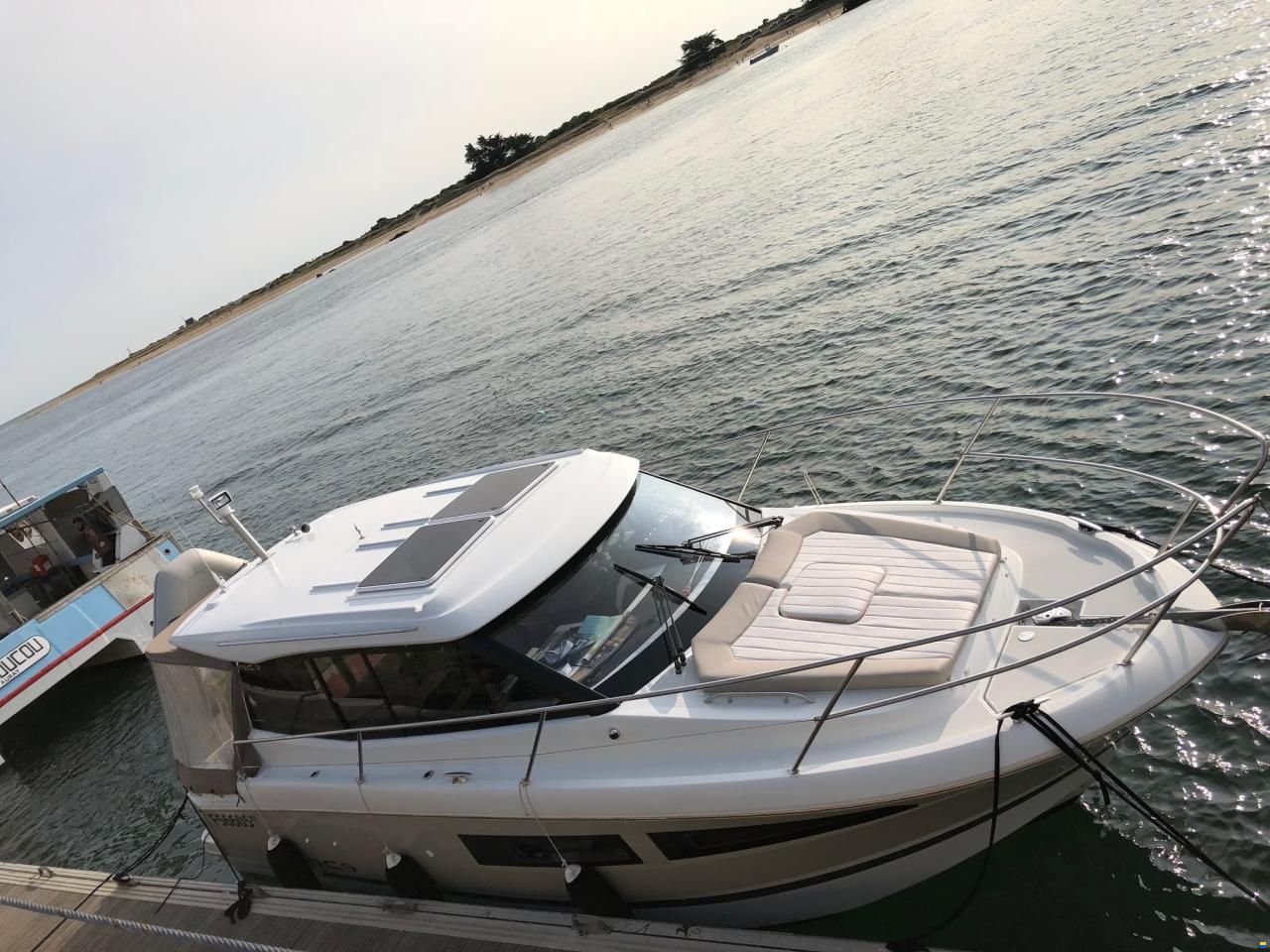 Jeanneau NC 9