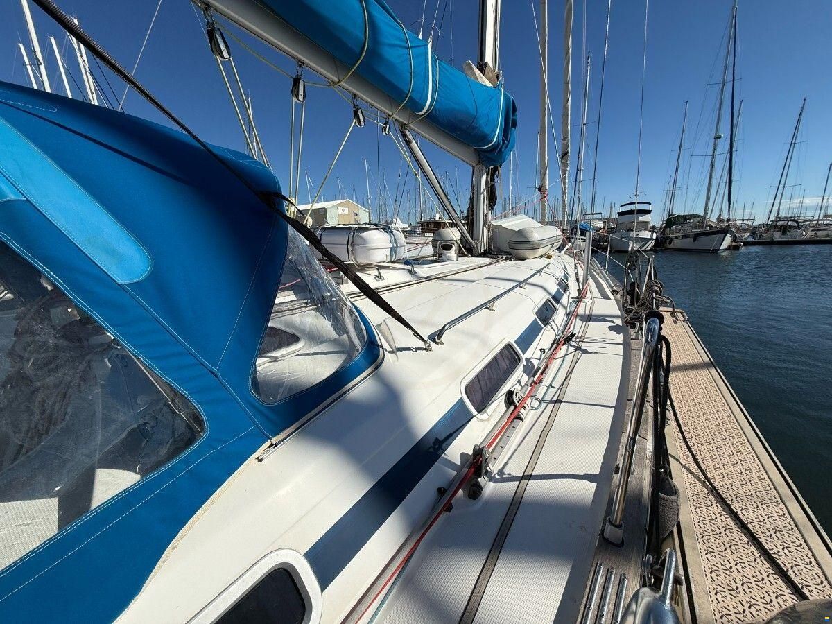 Bavaria 44