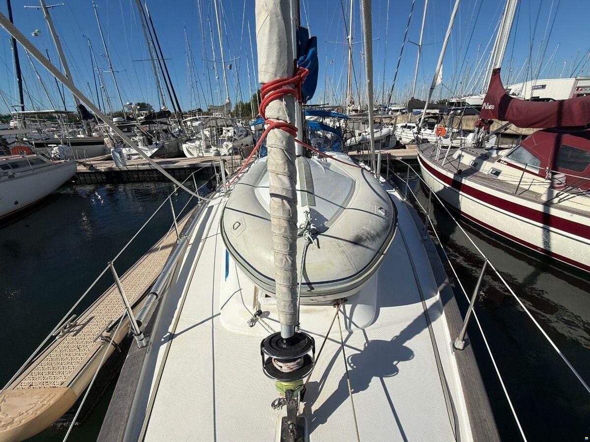 Bavaria 44