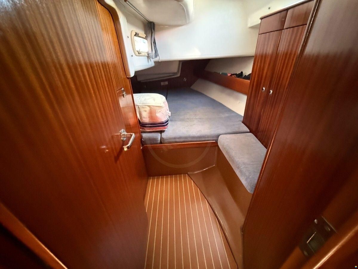 Bavaria 44