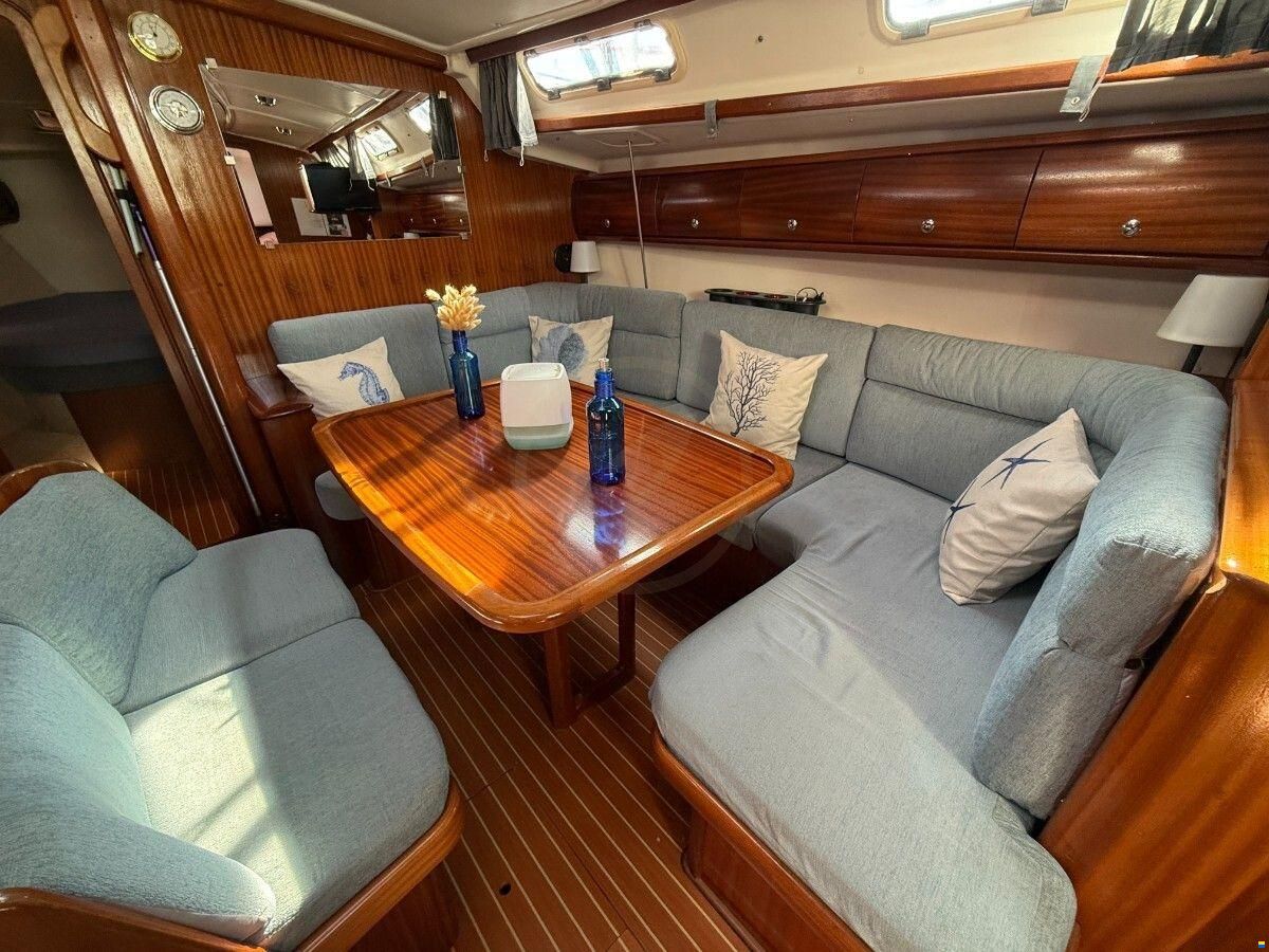 Bavaria 44
