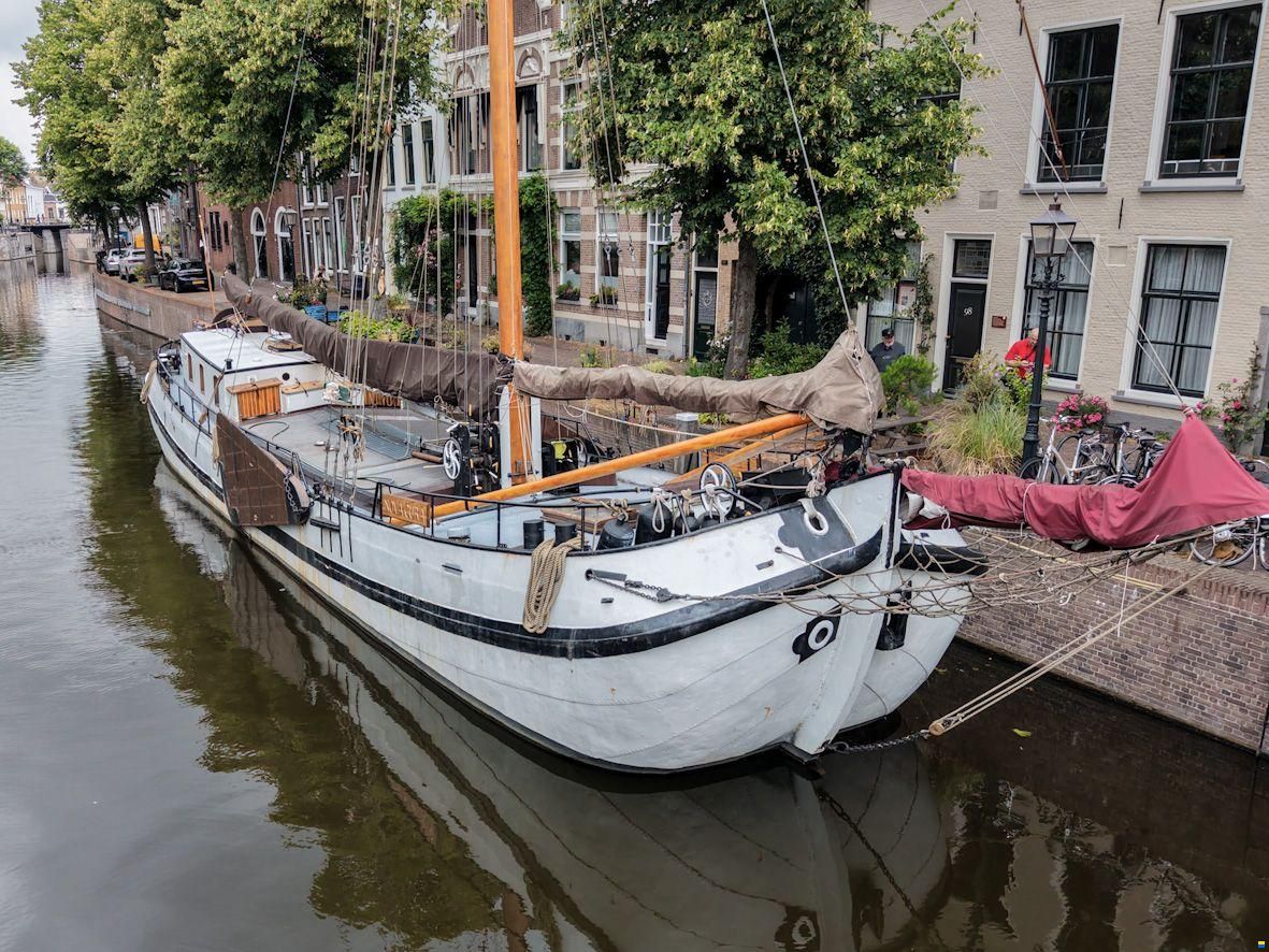 Zeetjalk met woonbestemming en CBB