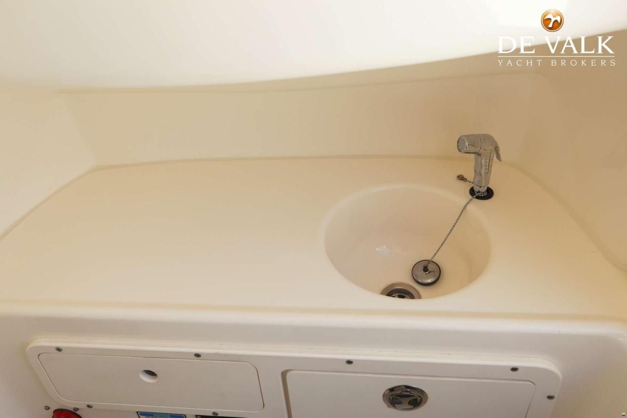 Boston Whaler 270 Outrage