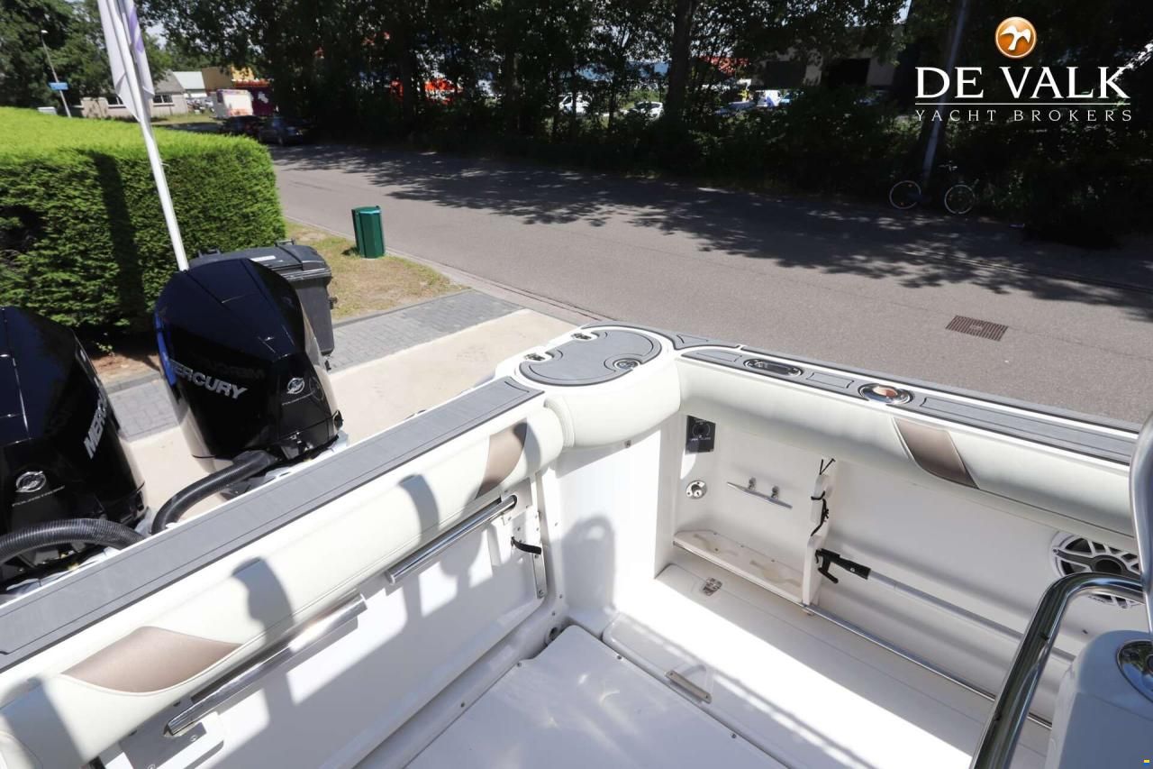 Boston Whaler 270 Outrage