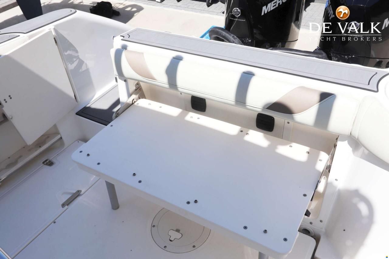 Boston Whaler 270 Outrage