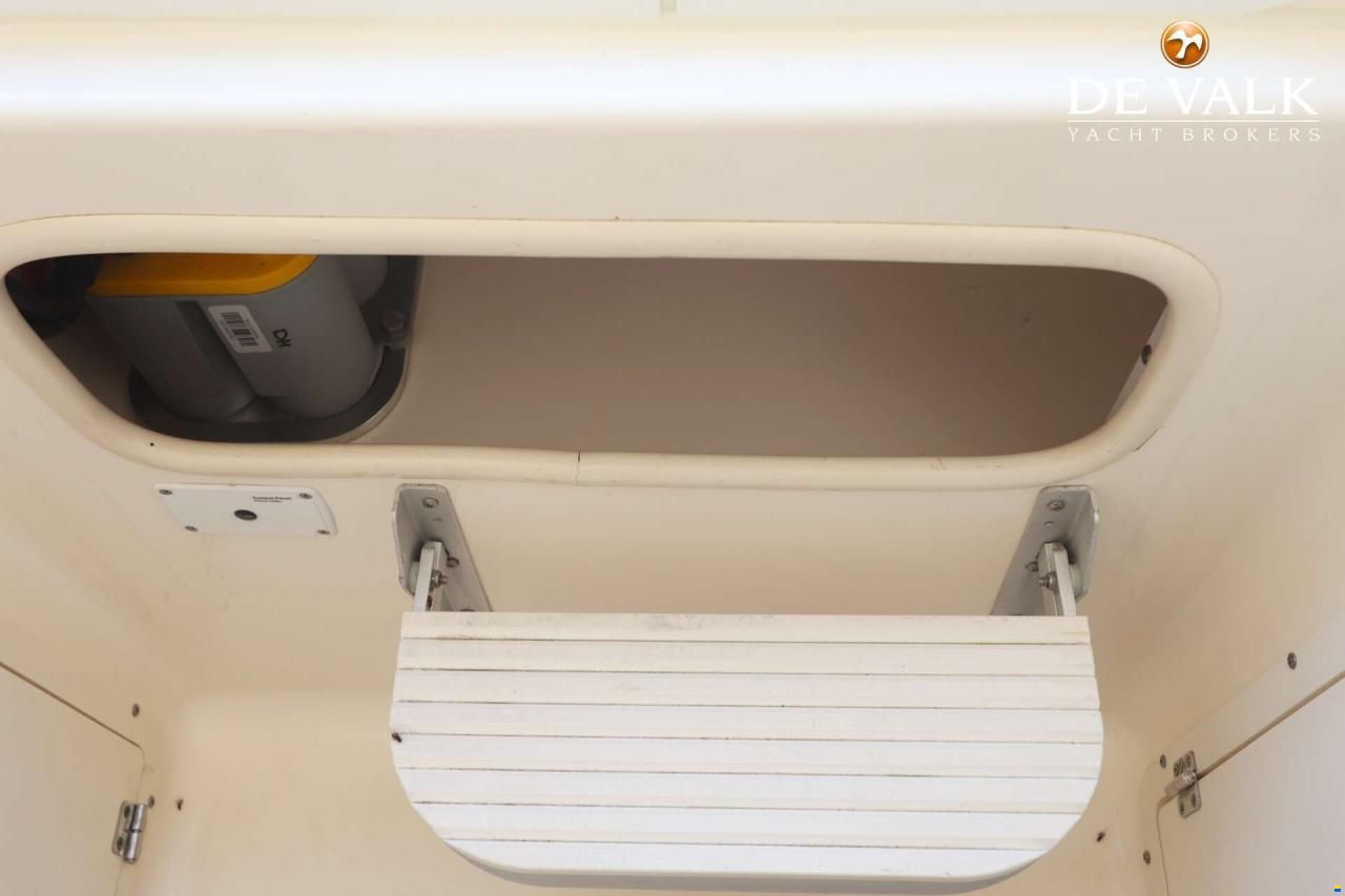 Boston Whaler 270 Outrage