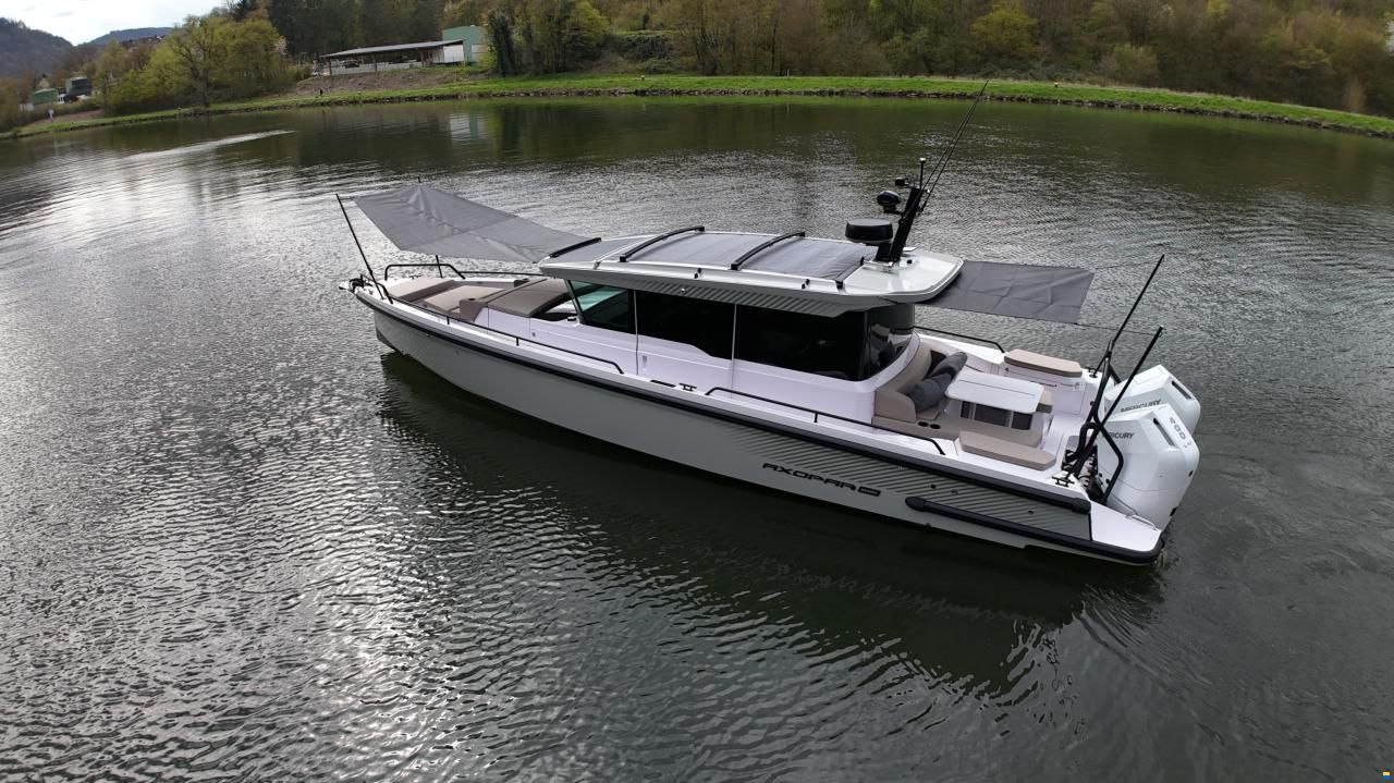 Axopar 37 XC Cross Cabin
