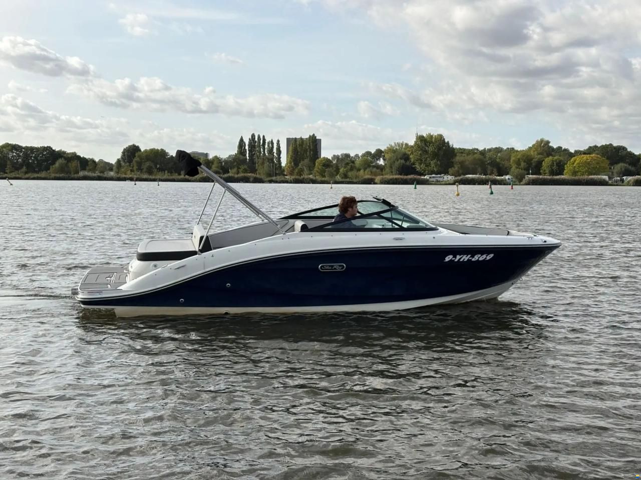 Sea Ray SPX 210