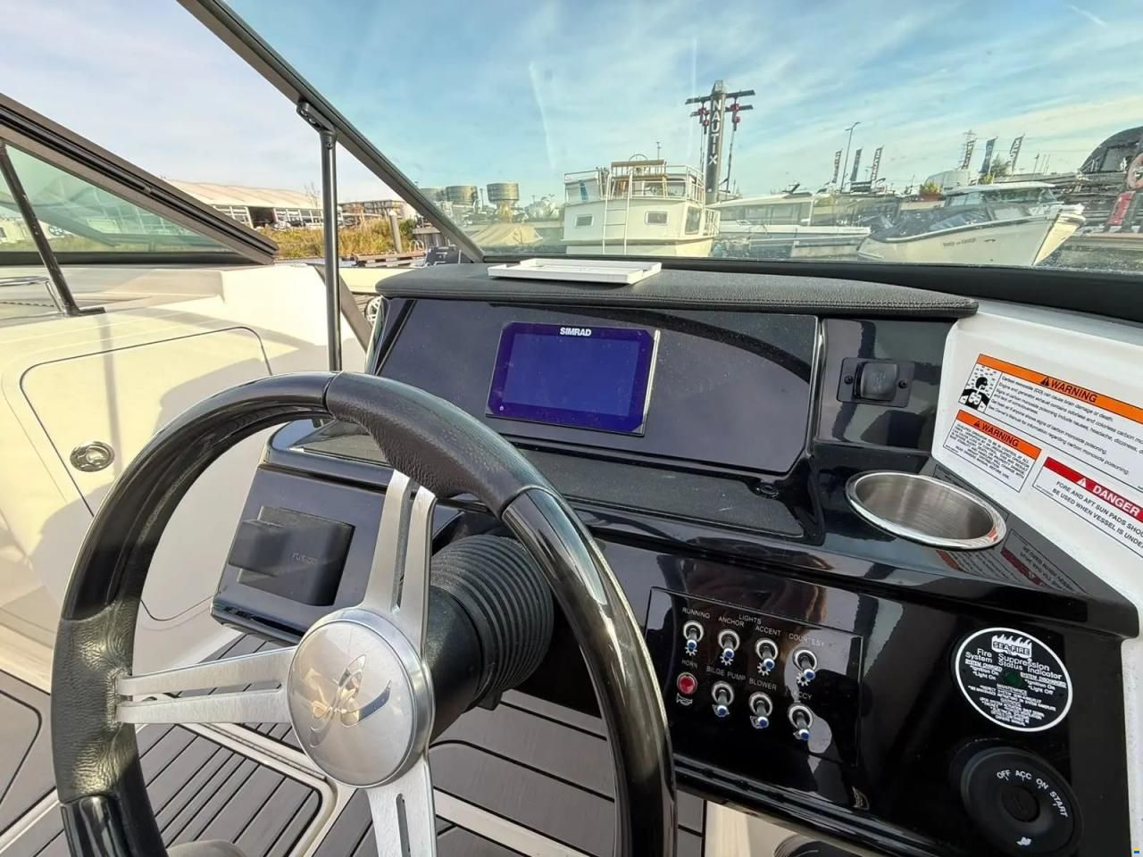 Sea Ray SPX 210