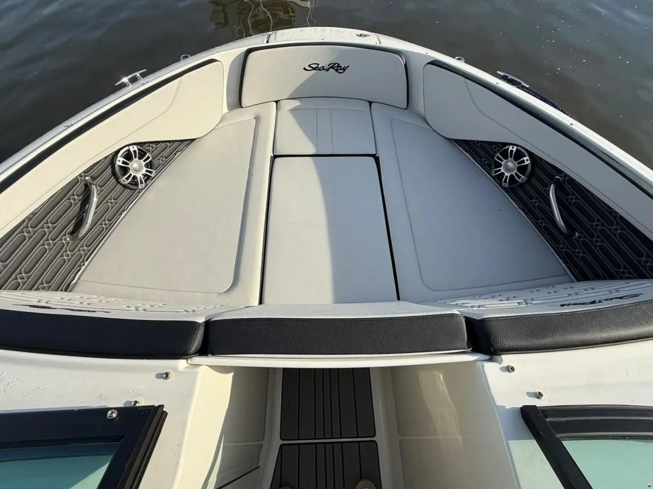 Sea Ray SPX 210