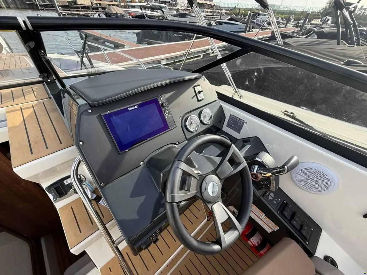 Quicksilver Activ 805 Cruiser
