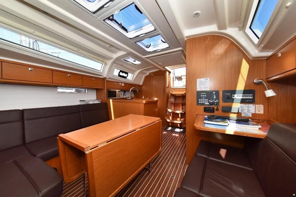 Bavaria Cruiser 37