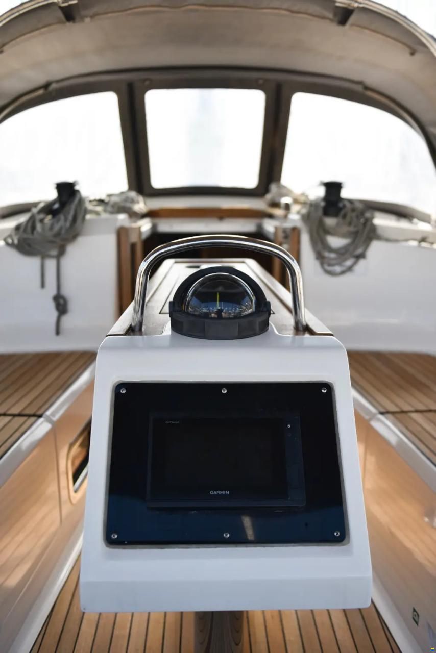 Bavaria Cruiser 37