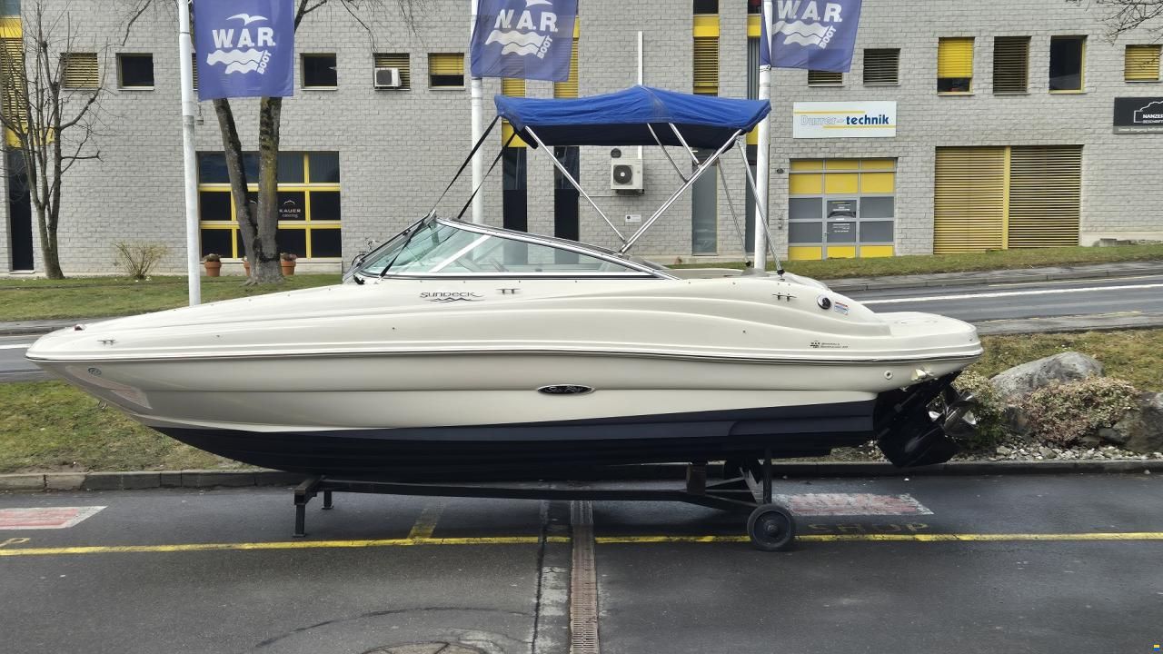Sea Ray 200 Sundeck