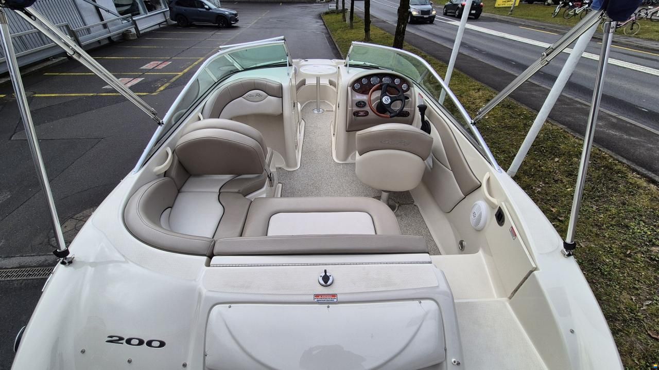 Sea Ray 200 Sundeck