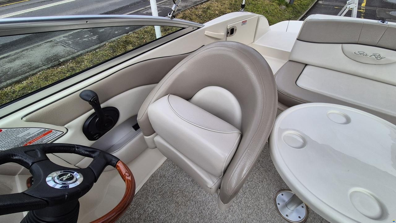 Sea Ray 200 Sundeck