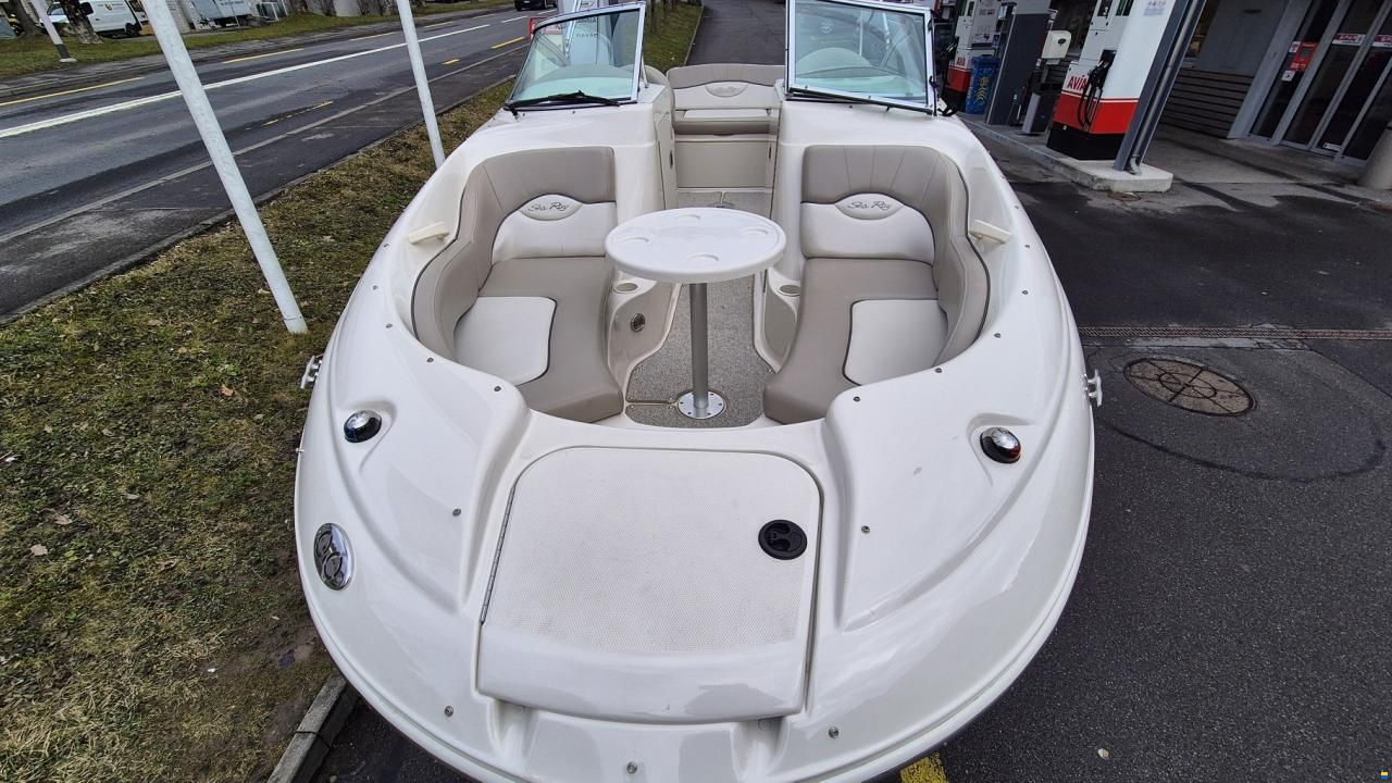 Sea Ray 200 Sundeck