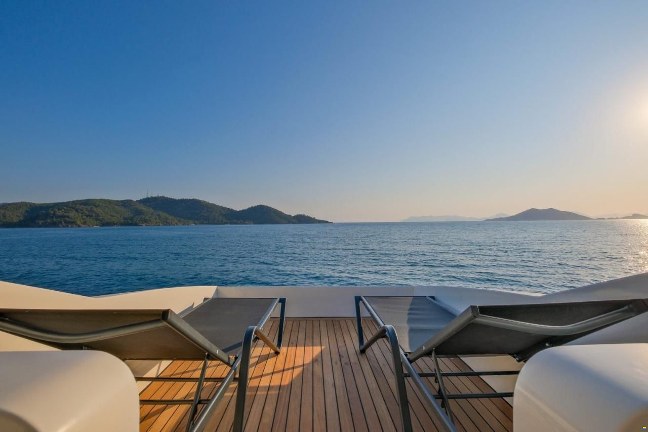 Custom Trawler 27m