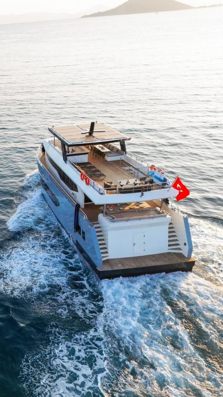 Custom Trawler 27m