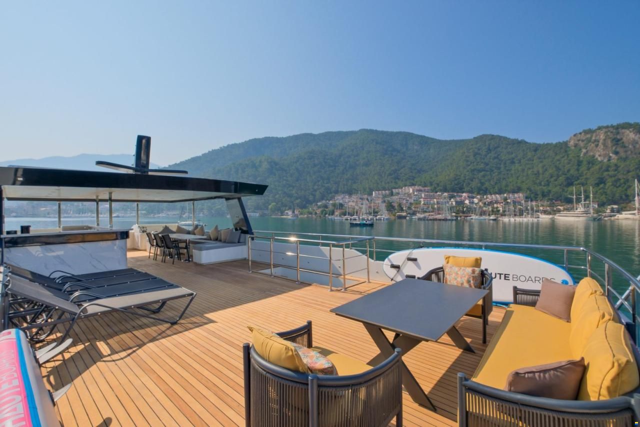 Custom Trawler 27m