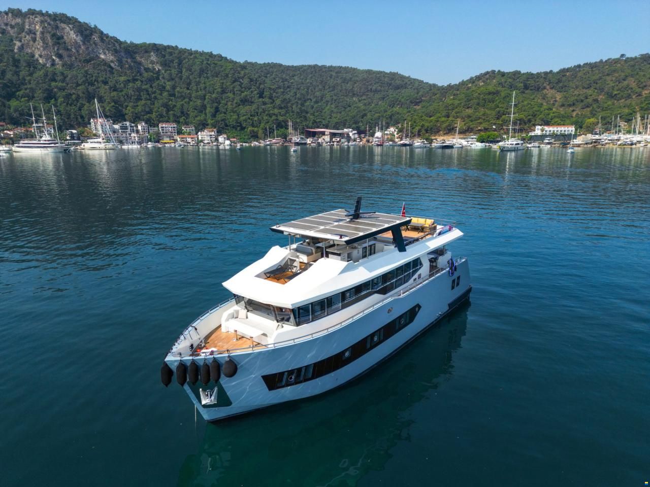 Custom Trawler 27m