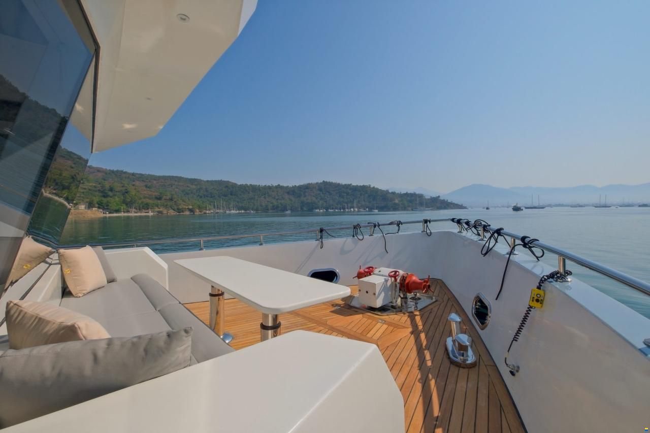 Custom Trawler 27m