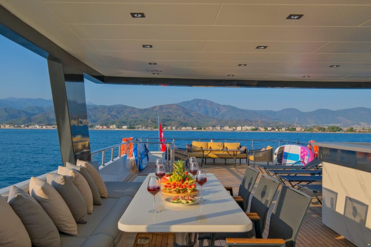 Custom Trawler 27m