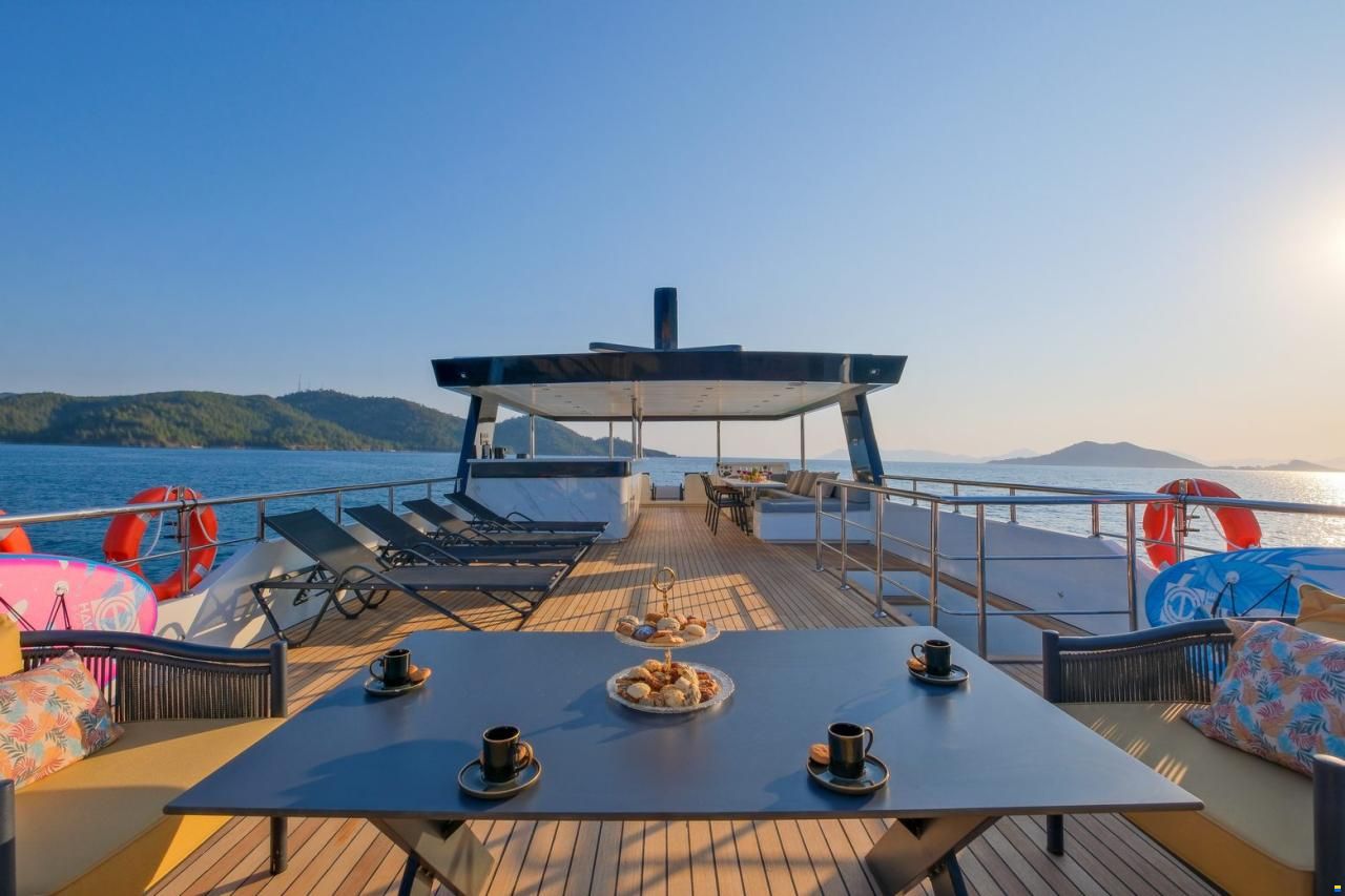 Custom Trawler 27m