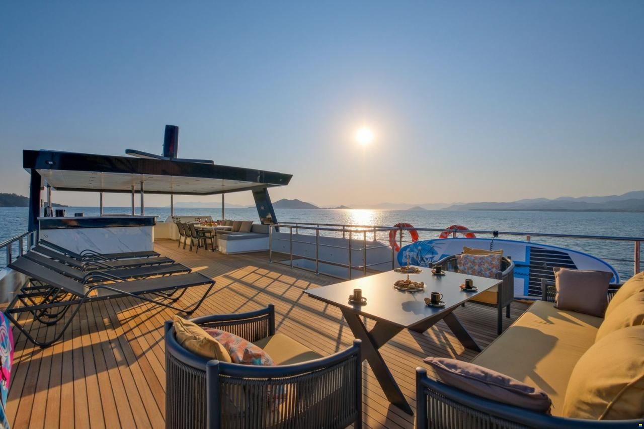 Custom Trawler 27m
