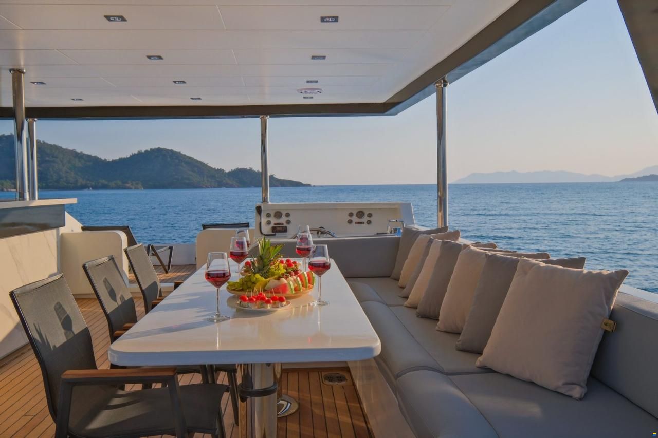 Custom Trawler 27m