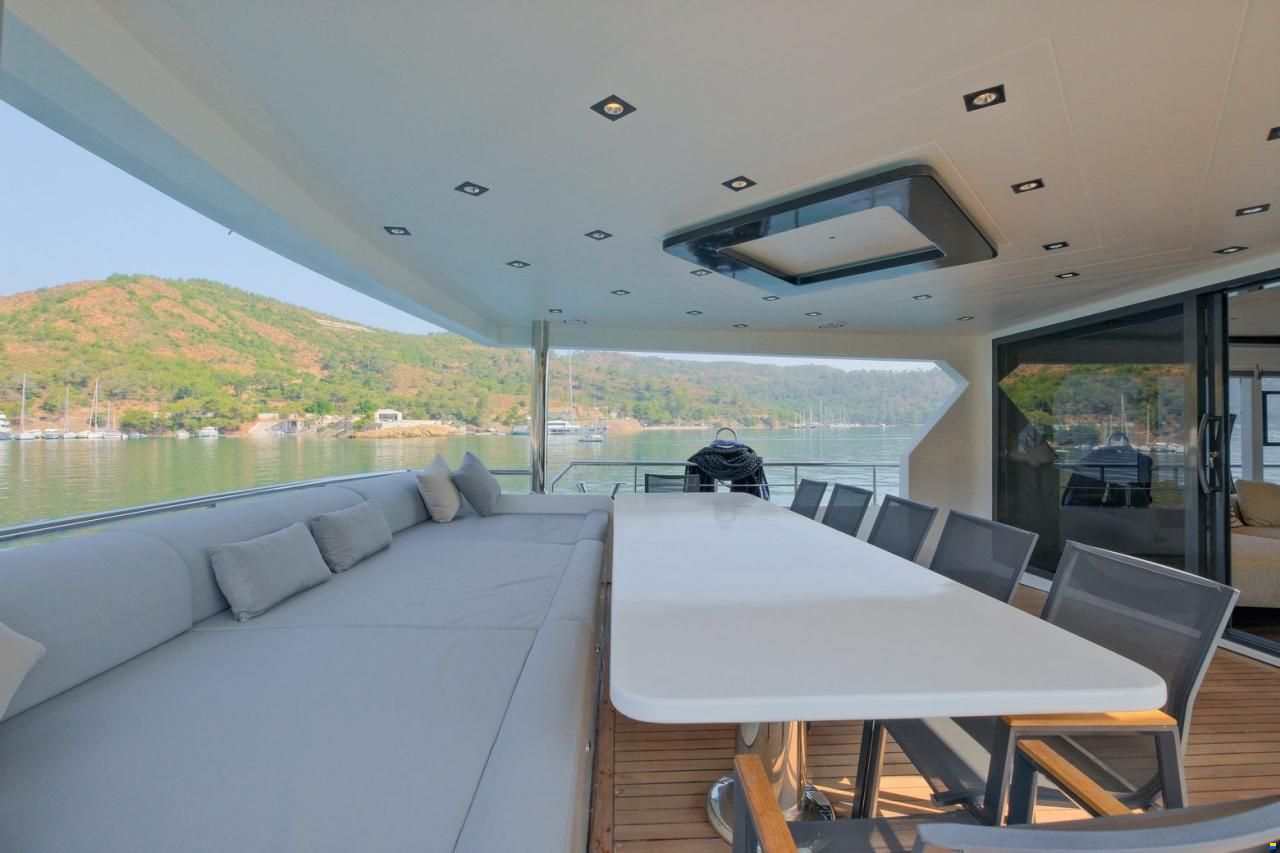 Custom Trawler 27m