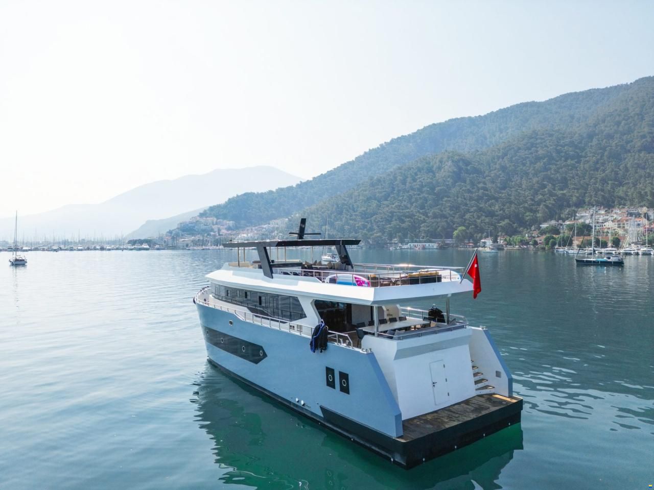 Custom Trawler 27m