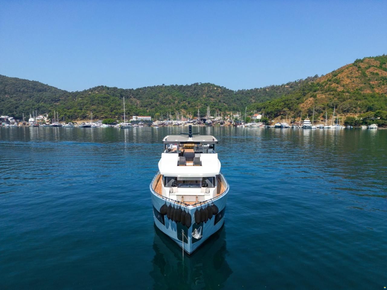 Custom Trawler 27m