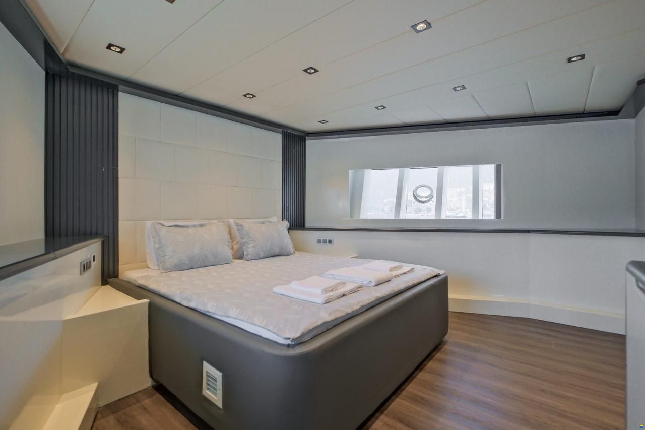 Custom Trawler 27m