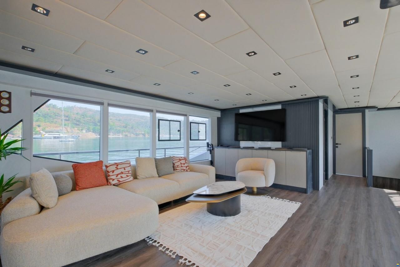Custom Trawler 27m