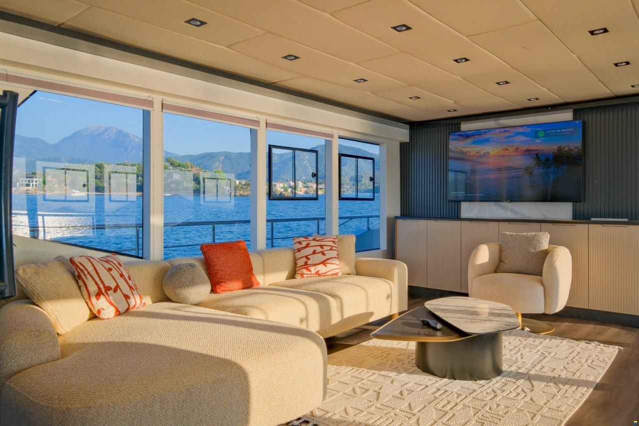 Custom Trawler 27m